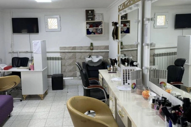 В Баку мужчина зарезал бывшую жену в салоне красоты - ОБНОВЛЕНО
